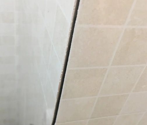 高要瓷砖空鼓维修公司分享阳台瓷砖脱落的修复过程可以分为以下几个步骤